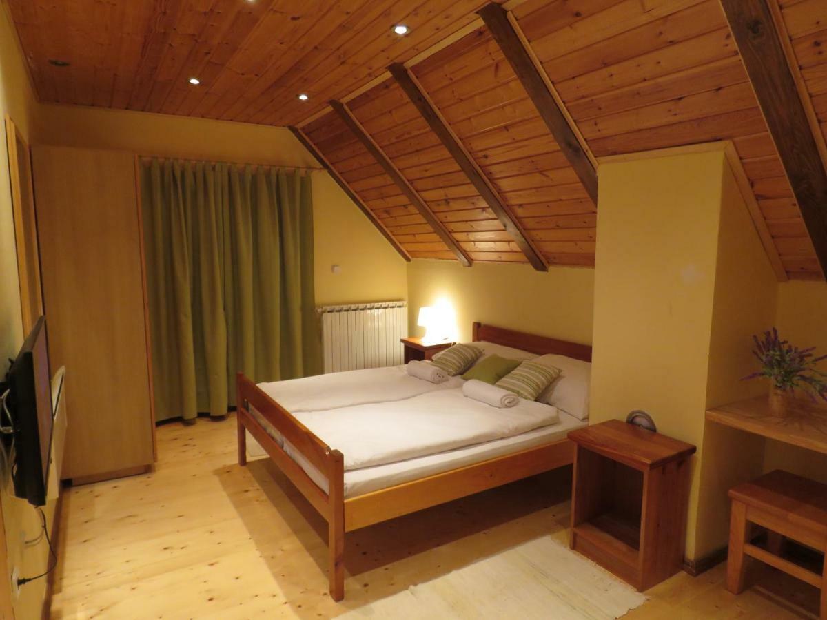 Guesthouse Stefanac Otocsán Kültér fotó
